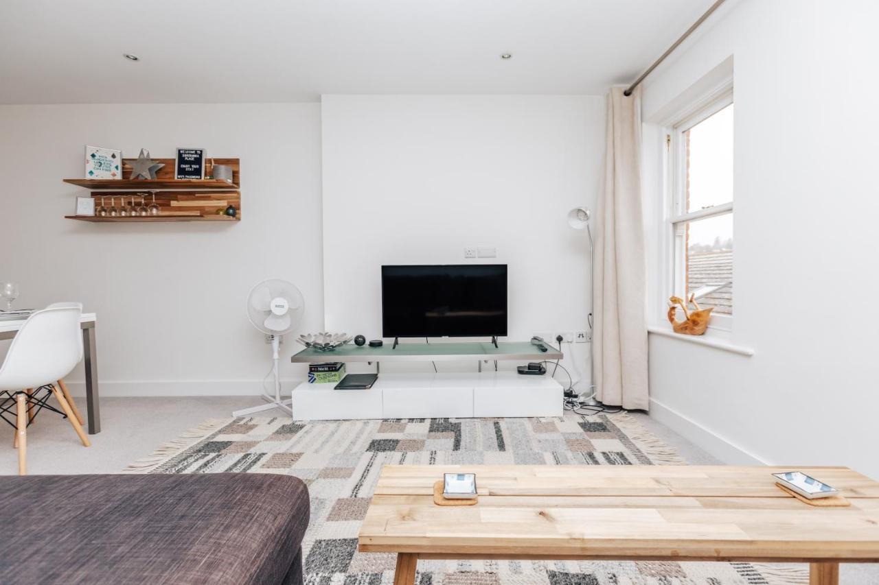 Central Modern Flat For 4-6 & Dedicated Parking Henley-on-Thames Zewnętrze zdjęcie