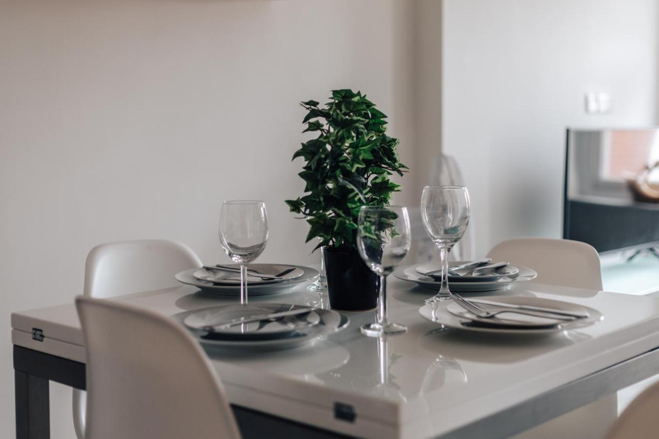 Central Modern Flat For 4-6 & Dedicated Parking Henley-on-Thames Zewnętrze zdjęcie