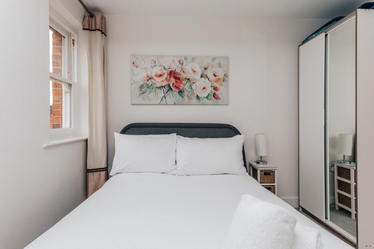 Central Modern Flat For 4-6 & Dedicated Parking Henley-on-Thames Zewnętrze zdjęcie
