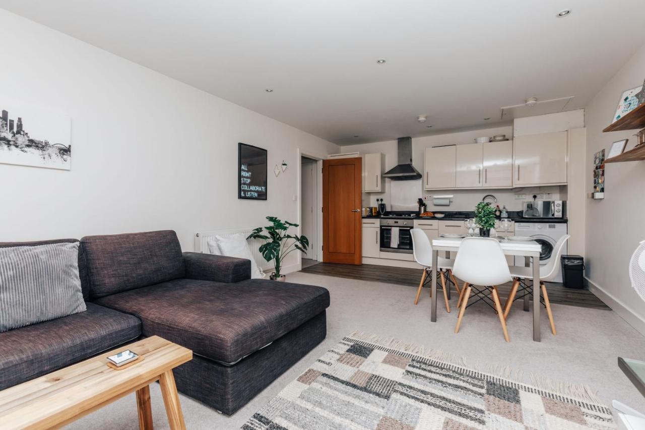Central Modern Flat For 4-6 & Dedicated Parking Henley-on-Thames Zewnętrze zdjęcie