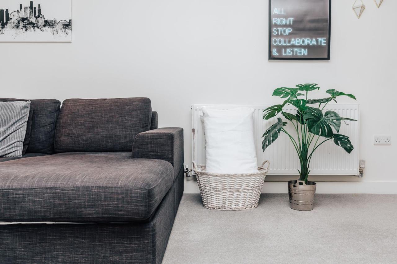 Central Modern Flat For 4-6 & Dedicated Parking Henley-on-Thames Zewnętrze zdjęcie