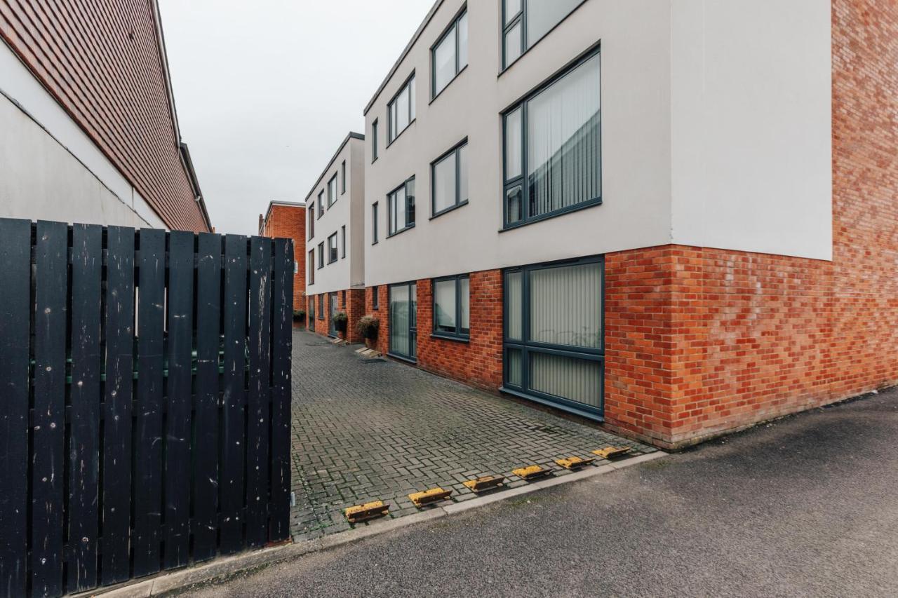 Central Modern Flat For 4-6 & Dedicated Parking Henley-on-Thames Zewnętrze zdjęcie