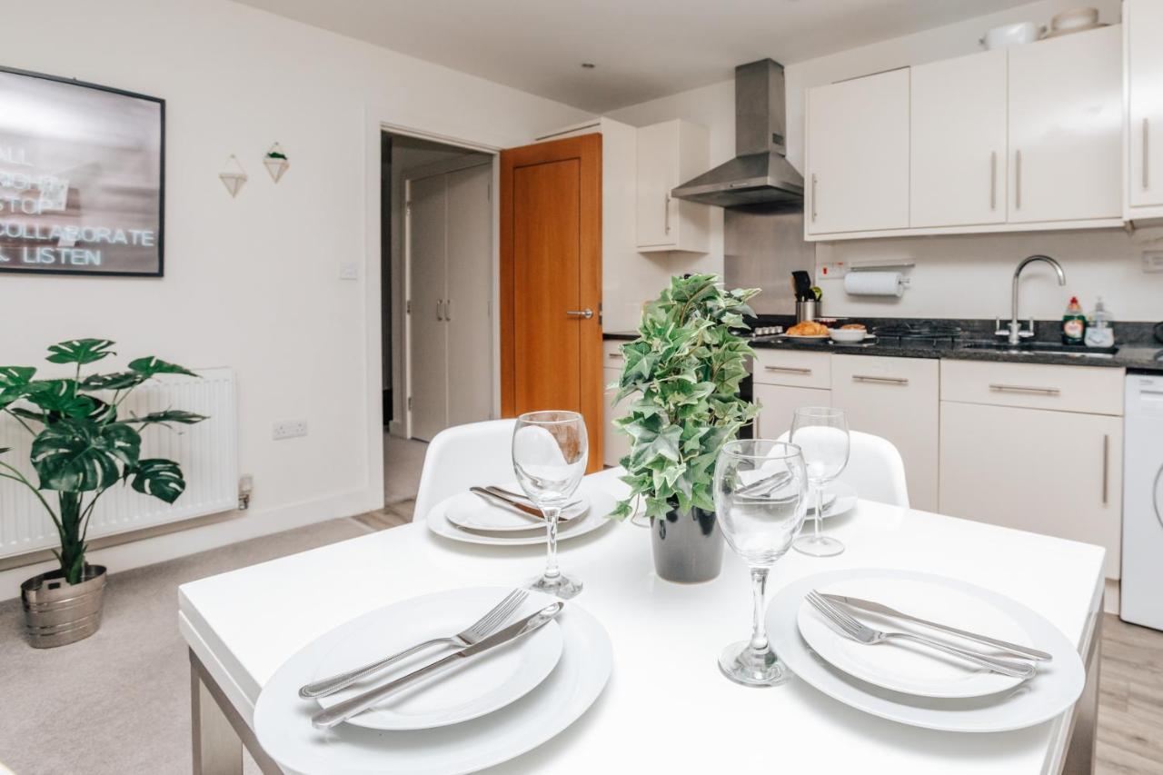 Central Modern Flat For 4-6 & Dedicated Parking Henley-on-Thames Zewnętrze zdjęcie