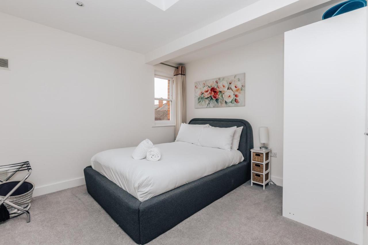 Central Modern Flat For 4-6 & Dedicated Parking Henley-on-Thames Zewnętrze zdjęcie