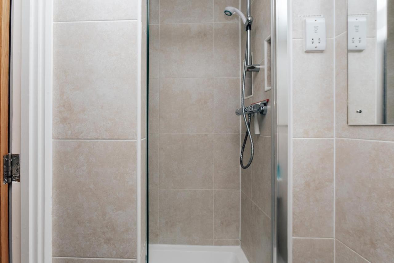 Central Modern Flat For 4-6 & Dedicated Parking Henley-on-Thames Zewnętrze zdjęcie
